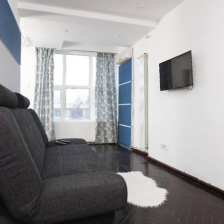1 Bdrm Apartment In City Center Bukarest Exterior foto