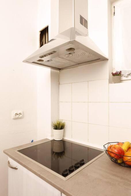 1 Bdrm Apartment In City Center Bukarest Exterior foto